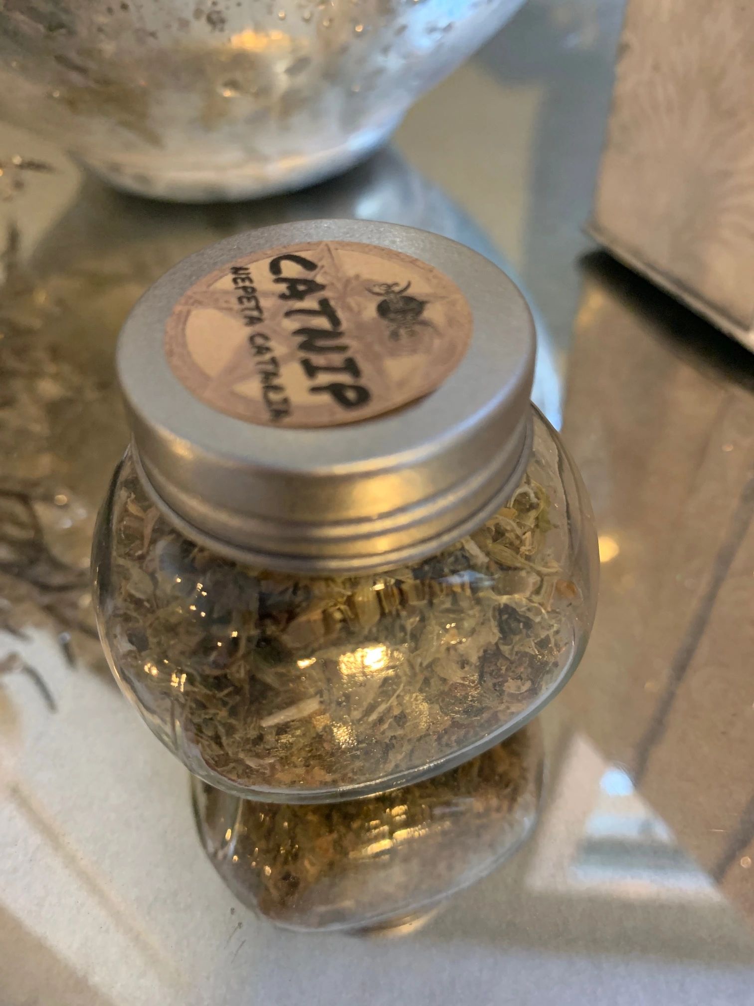 CATNIP HERB IN GLASS HERB BOTTLE (NEPETA CATARIA)