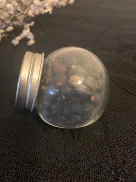 HERB JAR: JUNIPER BERRIES