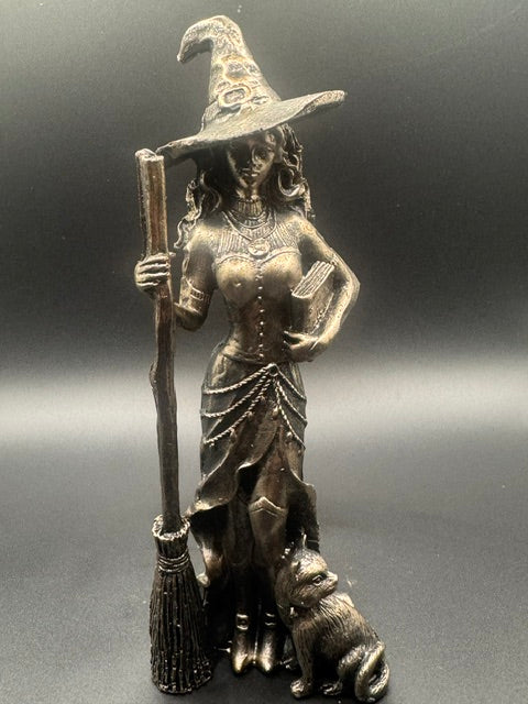 WITCH STATUE WITH CAT FAMILIAR