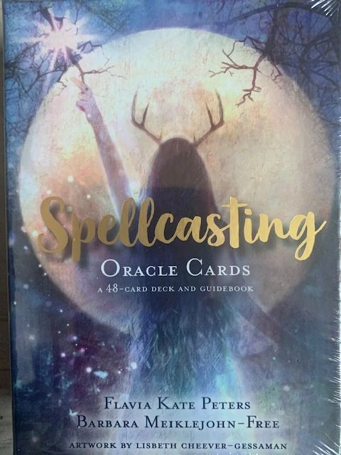 SPELLCASTING ORACLE CARDS WITH FREE TAROT BAG