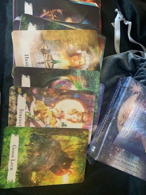 SPELLCASTING ORACLE CARDS WITH FREE TAROT BAG